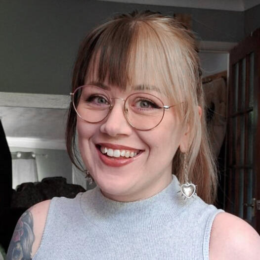 A portrait of Francesca Harrall UK voice over artist