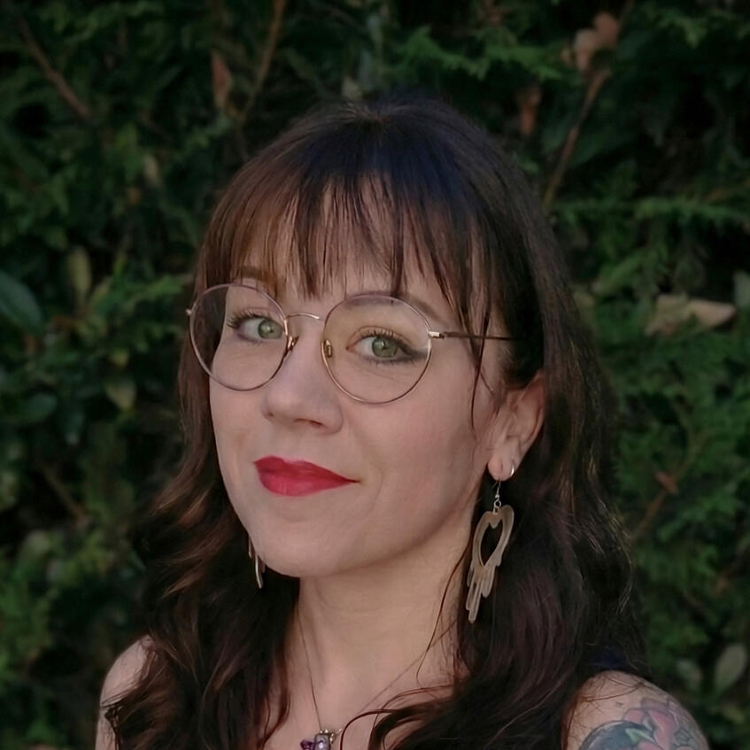 A portrait of Francesca Harrall UK voice over artist